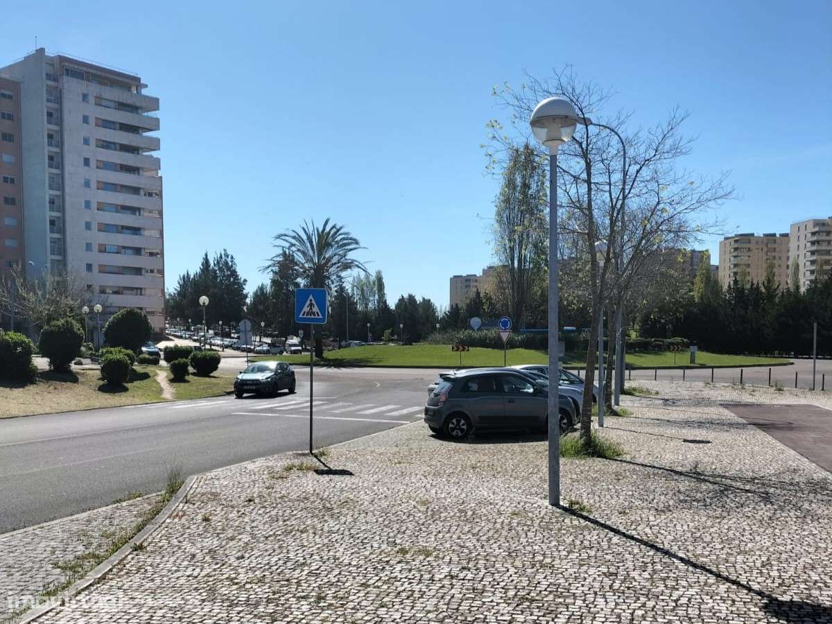 Terreno urbano para construção de prédio - Lumiar - Lisboa-11