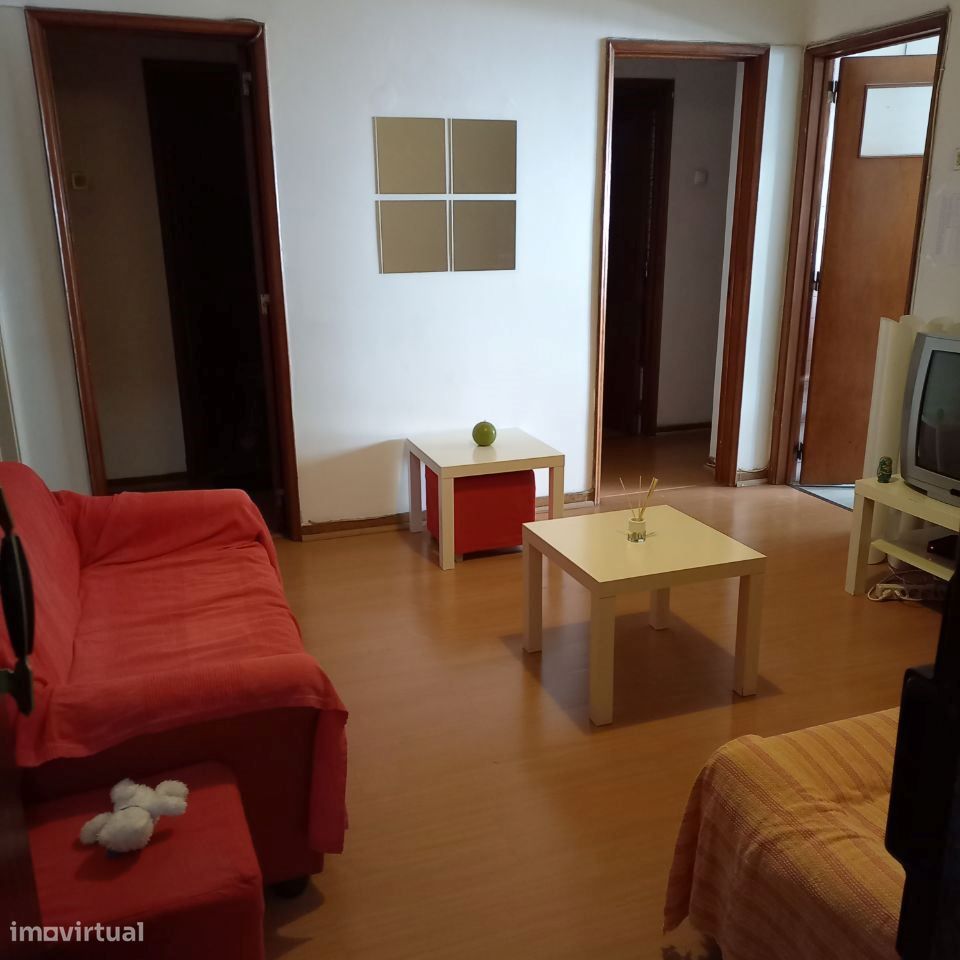 Quarto independente, Estudantes, Trabalhadores com terraço anexo mo... - Grande imagem: 2/3