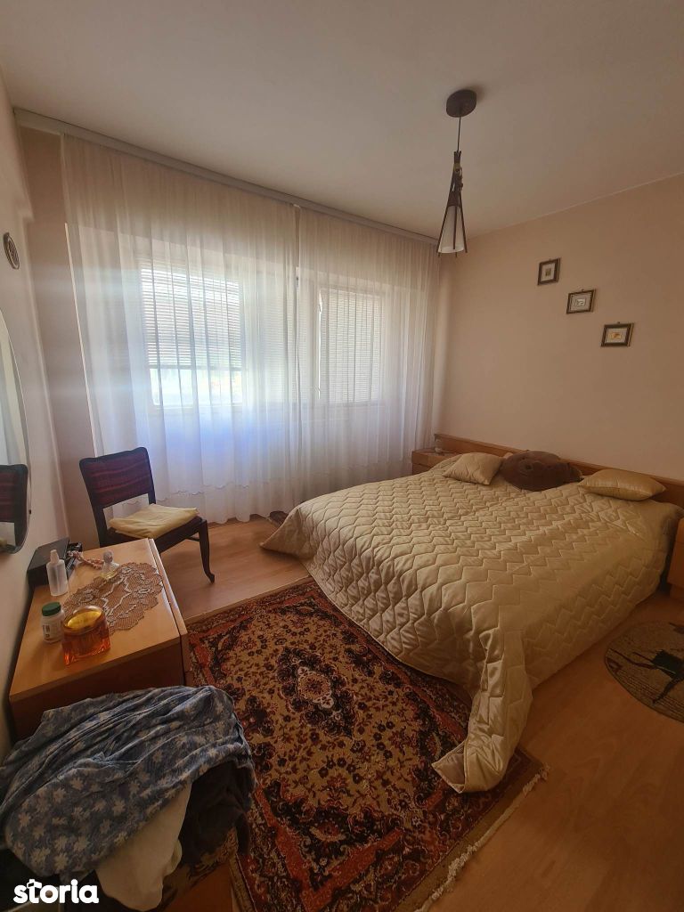 Apartament cu 4 camere de vanzare in zona Vidin