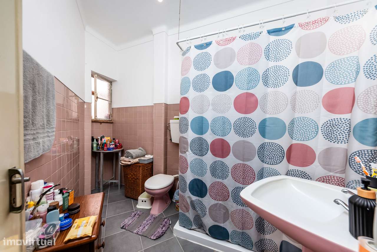Luminoso Apartamento T2 (com Potencial para T3) na Av. José Elias Garc-22