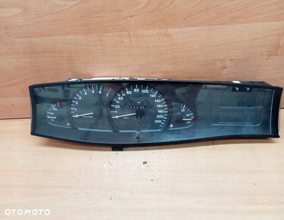 ZEGARY LICZNIK OPEL OMEGA B 2.0 16V 90493818 - 1