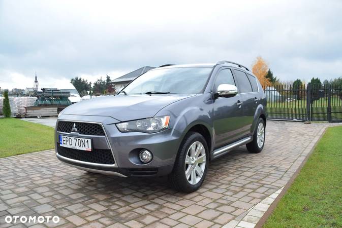 Mitsubishi Outlander - 1