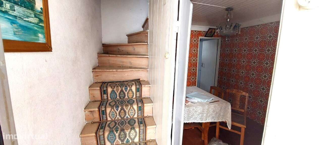 Moradia para remodelar em Alvoco da Serra - Grande imagem: 4/14