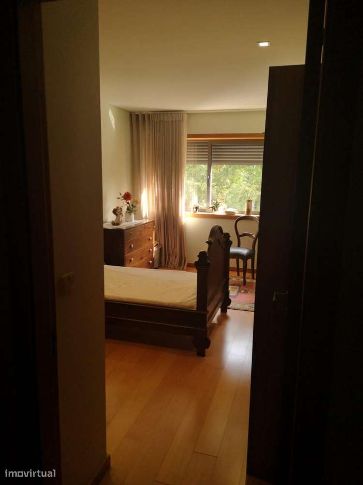 Quarto - localizado em Nogueira Fraião e Lamaçães Braga - Grande imagem: 3/5