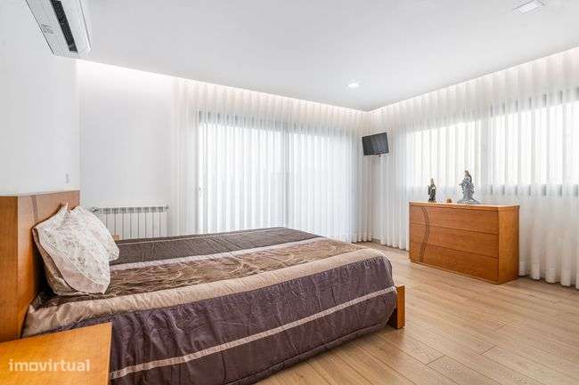 Moradia T4 à venda em Vila Verde - Loureira-15