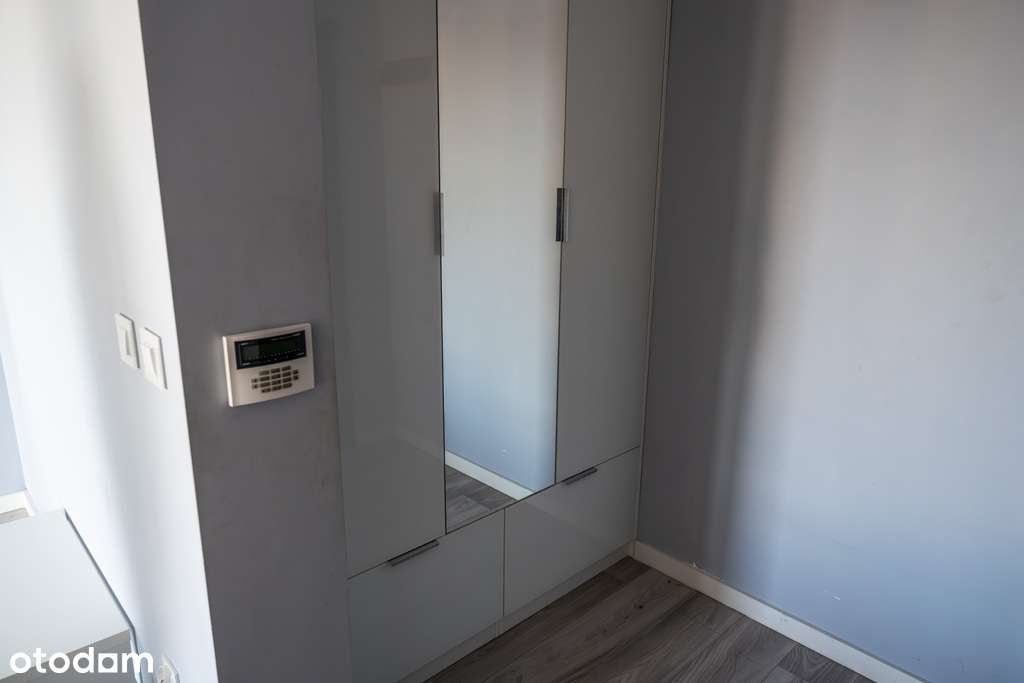 Nowoczesna kawalerka z widokowym balkonem-16