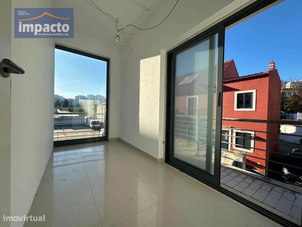 LOJA PÓVOA DE SANTA IRIA, RC e 1 Piso e garagem, possibilidade de t...-5