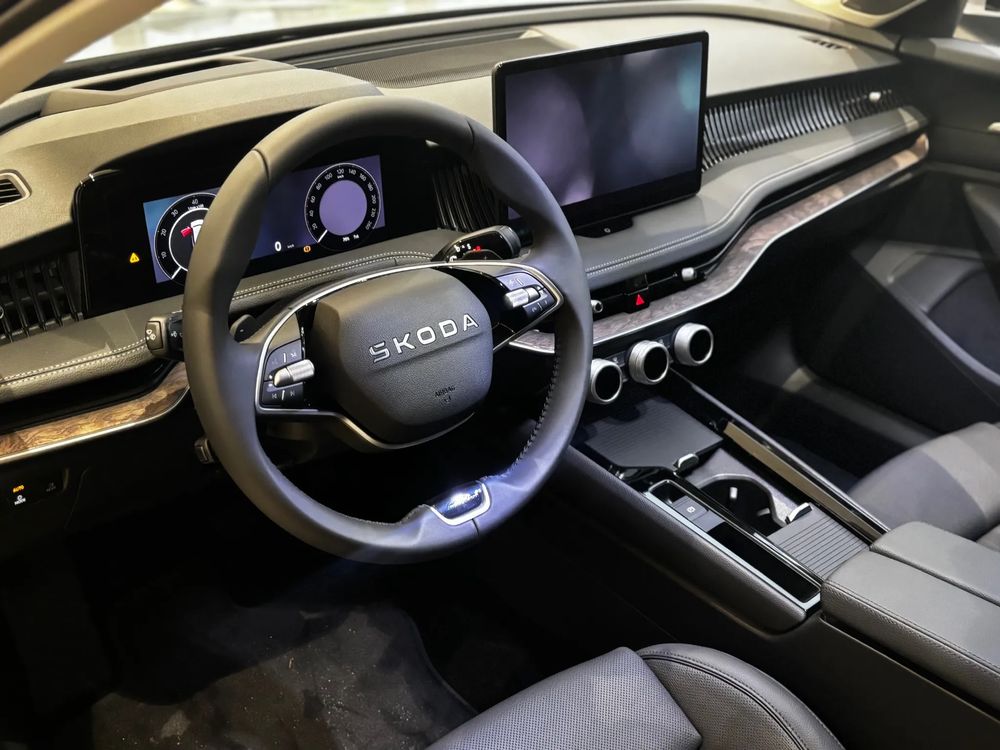 SKODA SUPERB Škoda Superb Combi L&K 2.0 TDI 142 kW (193 KM) 7-biegowa automatyczna