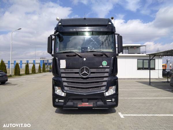 Mercedes-Benz Actros - 3