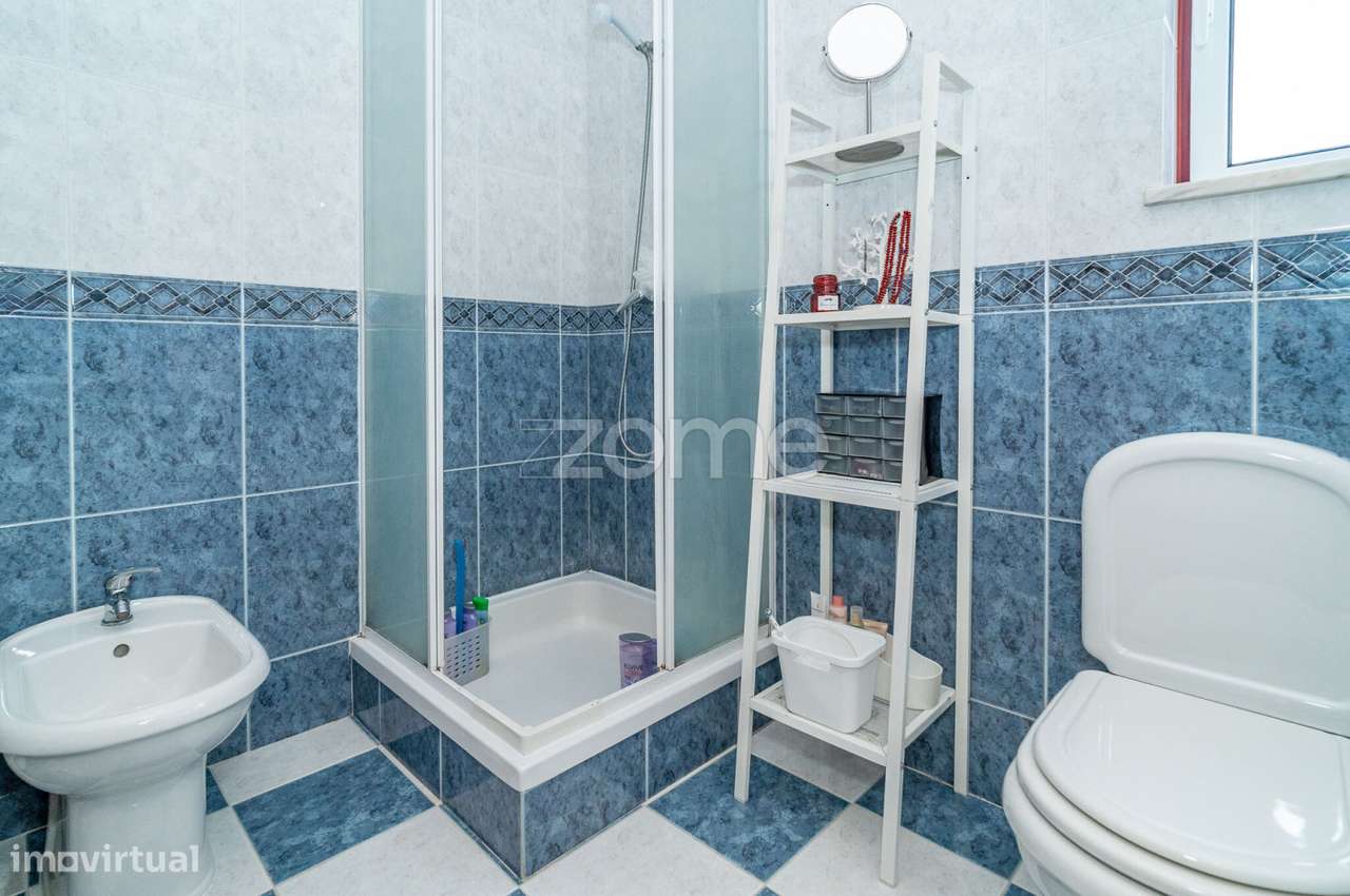 Apartamento T3+Garagem e Arrumo-32