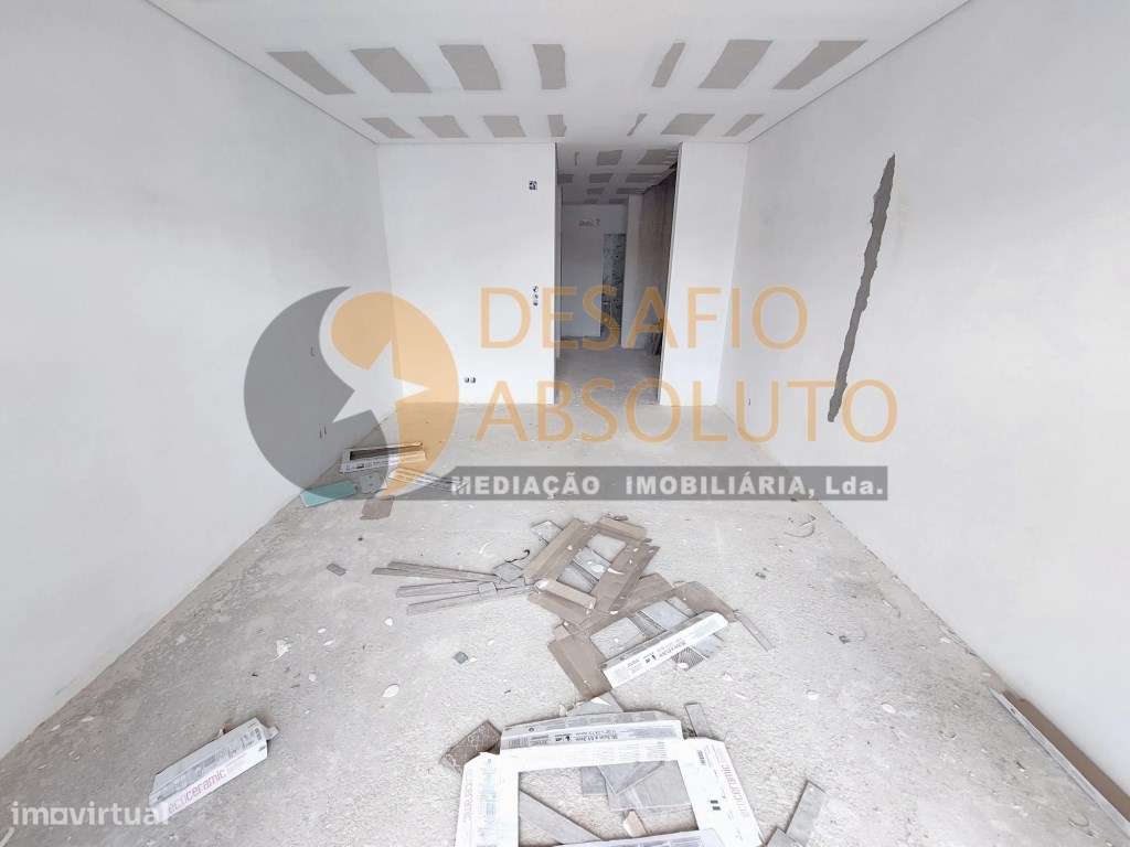 Moradia Geminada Duplex T3. Redondos, Fernão Ferro-14