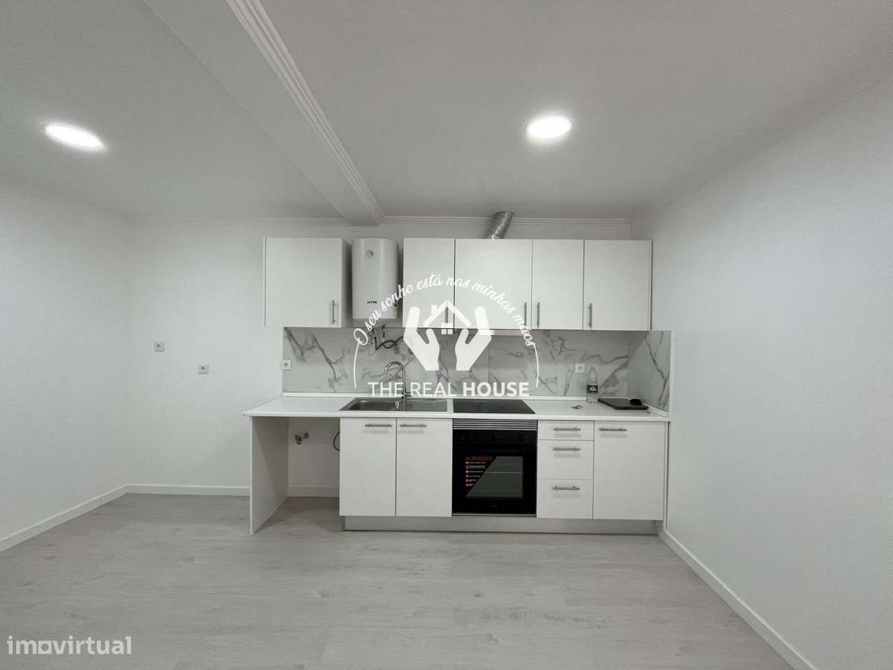Andar de moradia T1+1-6