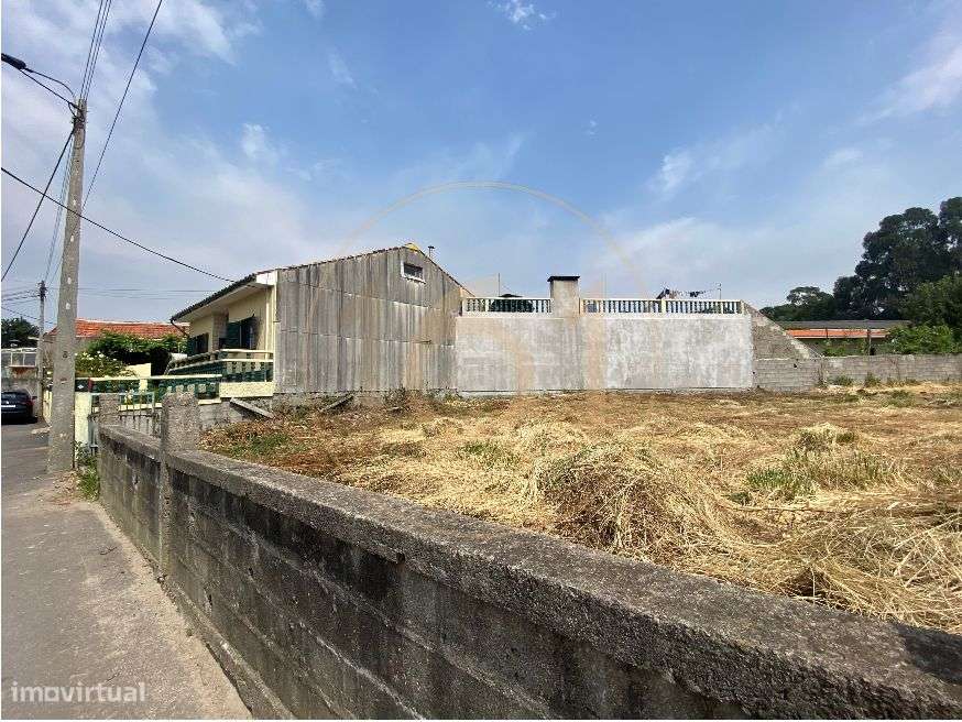 Terreno c/ projecto licenciado p/ Moradia unifamiliar de 500m2-4