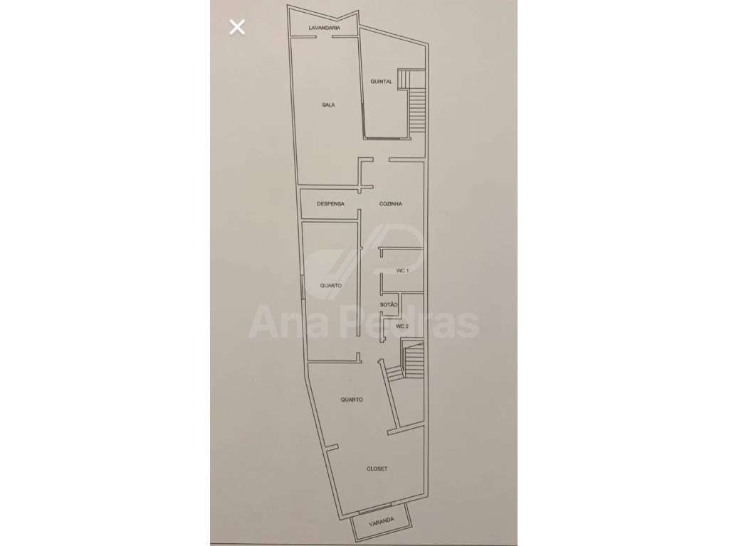 Moradia Bi-Familiar Totalmente Remodelada com Logradouro e Elevado ...-53
