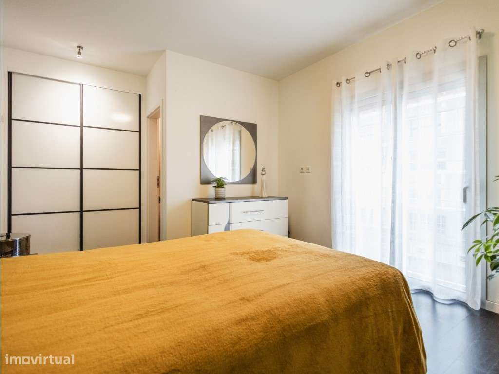 T2+2 Duplex na Condados - Como Novo, com Garagem Dupla-6