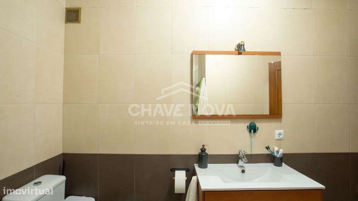 T1+1 c/ Terraço e Lugar de Garagem em Vilar do Paraíso-23