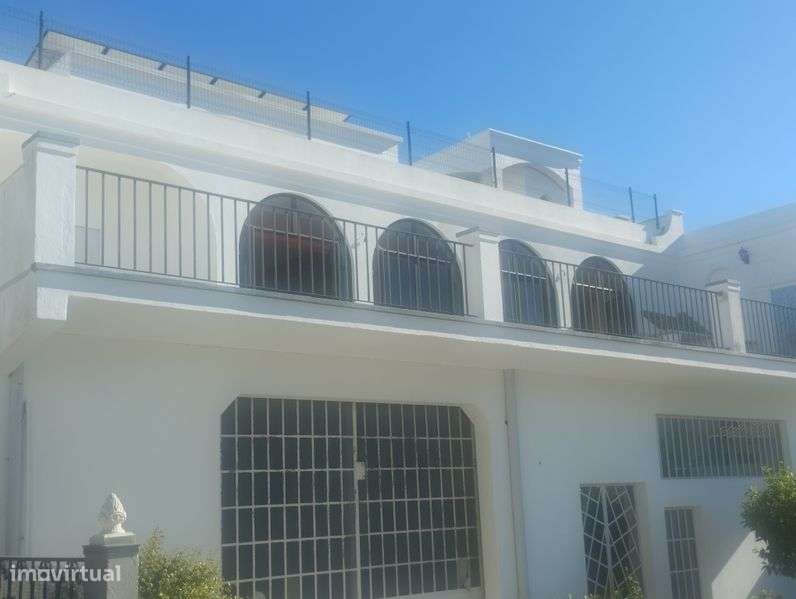 Armazém Alugo 125m2 FUNCHALINHO 4 m Pé Direito. - Grande imagem: 4/8