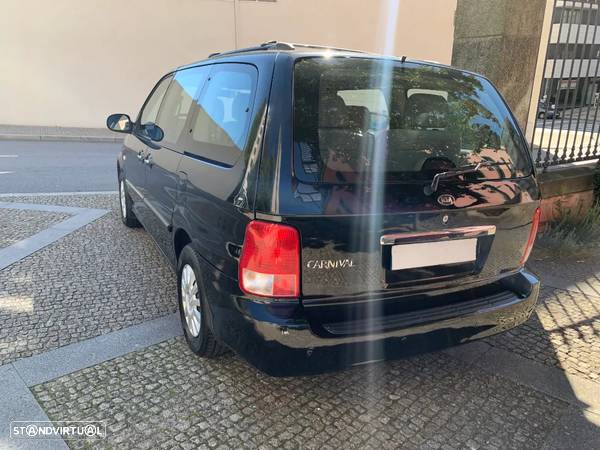 Kia Carnival 2.9 CRDi EX Confort - 7