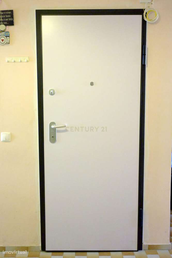 Apartamento T3 no Alto Seixalinho - Conforto, Luz e Potencial-18