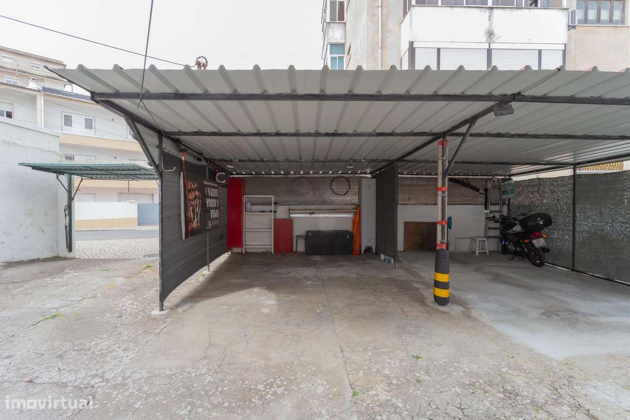 Apartamento T2 Remodelado - Laranjeiro-15