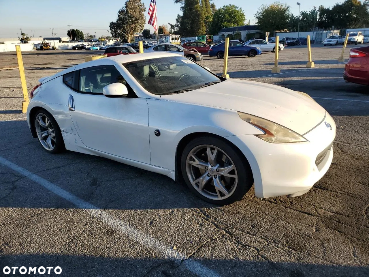 Nissan 370 Z 3.7 V6 Premium - 4