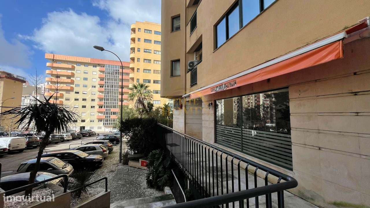 Espaço Comercial em Algés.-23