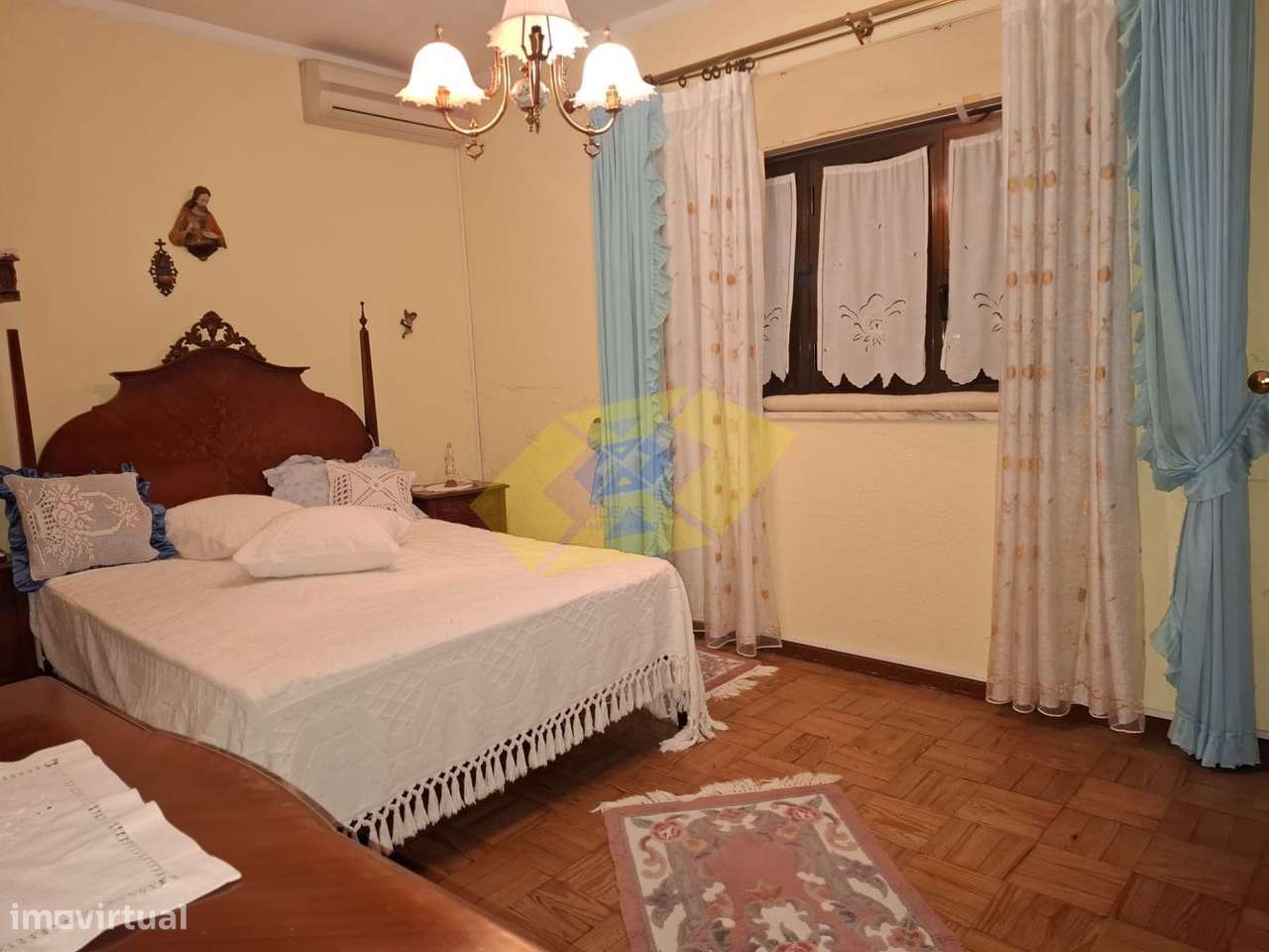 Moradia T4+T1 em Felgueiras (Centro da cidade)-16