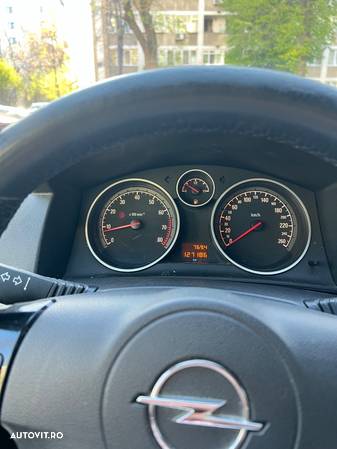 Opel Astra 1.6 Turbo Enjoy - 11