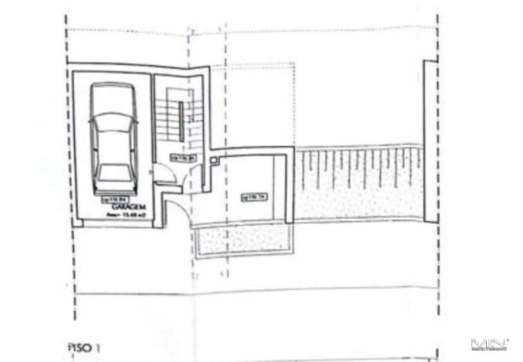 Moradia com 2 Habitações Independentes (T3 + T1) e Duas Frentes-46