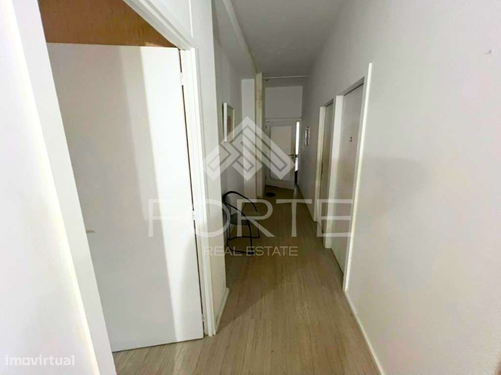 Espaço Comercial c/ armazém-3