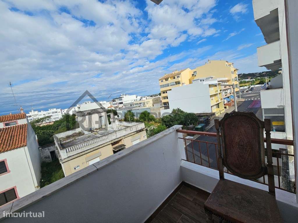 T3 renovado na zona de Betunes em Loulé-14