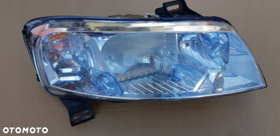 Fiat Stilo lampa prawa.Ksenon.5 drzwi.Kombi. - 2