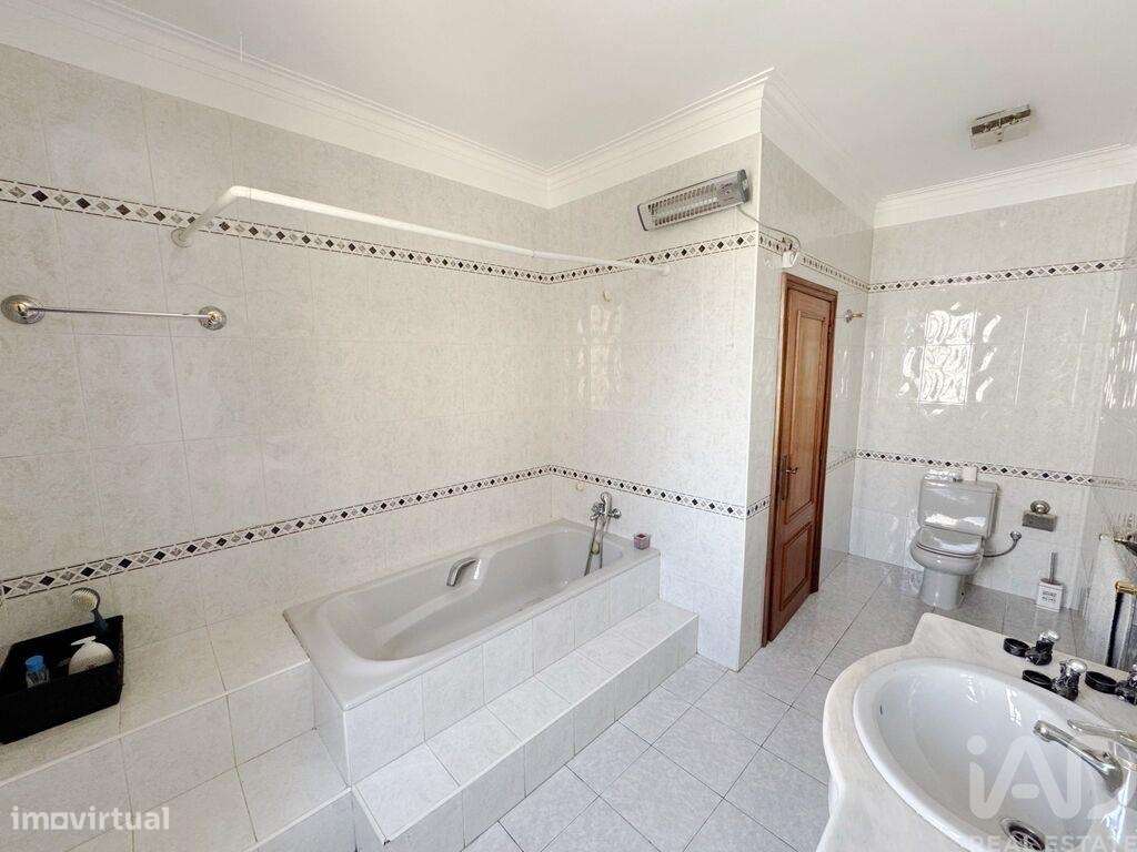 Apartamento T4 em Vila e Roussas de 262,00 m2 - Grande imagem: 5/18