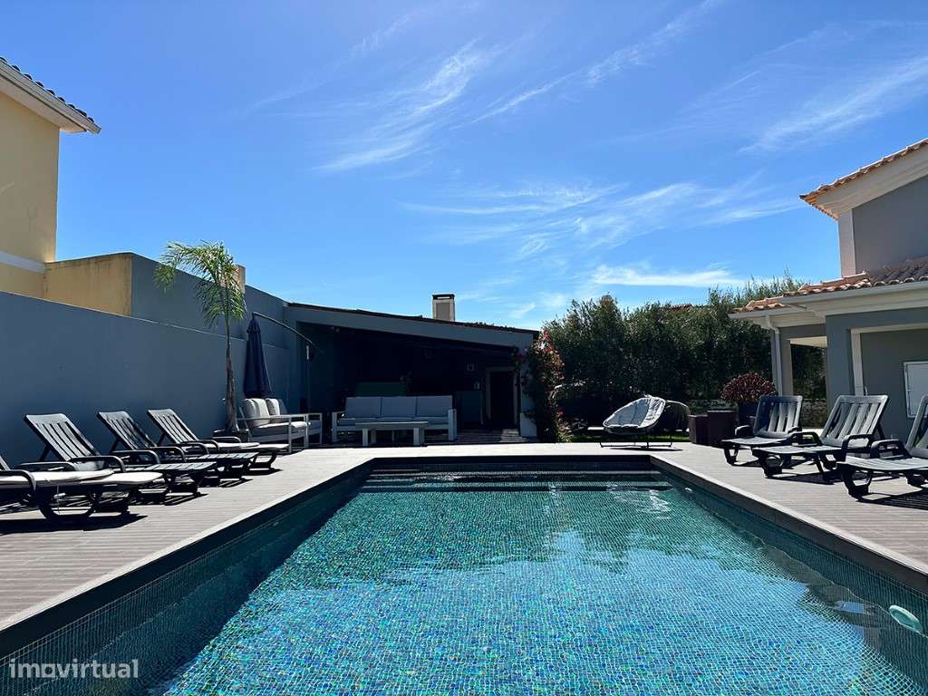 Moradia com Piscina a Venda em Azeitão com lote de 800 m2 - Grande imagem: 2/49
