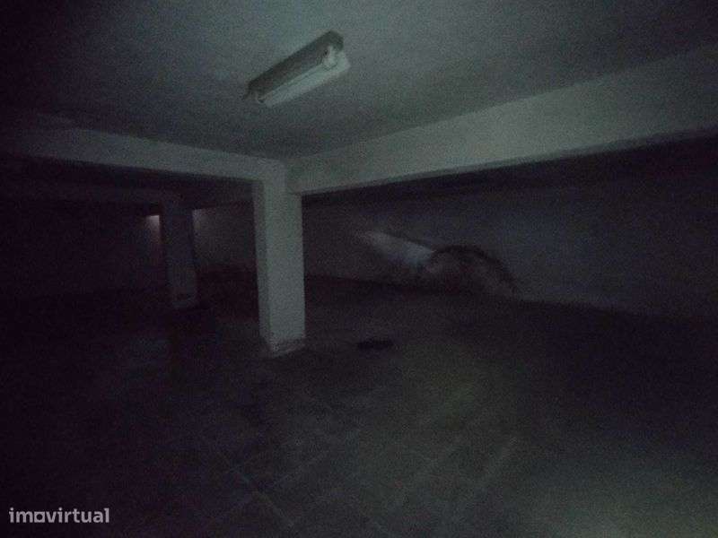 Loja- Rua Infante dom Henrique - Grande imagem: 5/6