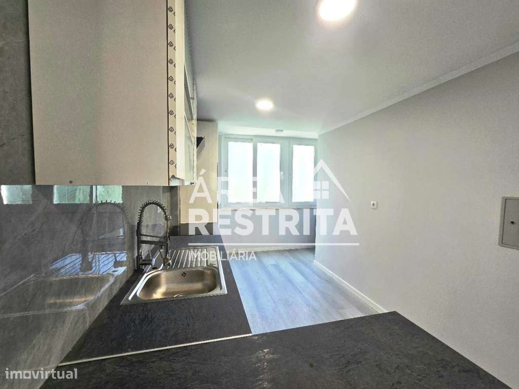 APARTAMENTO T2 TOTALMENTE REMODELADO EM BENFICA – LISBOA-2