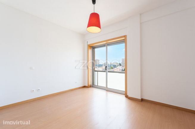 Apartamento T3 com duas varandas, garagem e arrumos, Maia-22