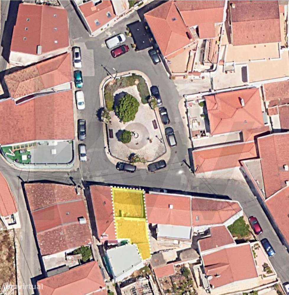 PRÉDIO EM RUÍNA c/ 3 APARTAMENTOS - 230 M2 - CANEÇAS - Odivelas-19