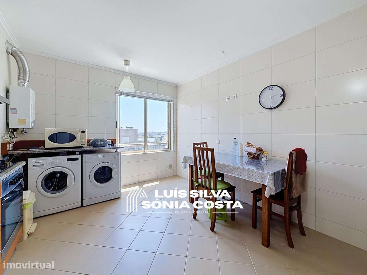 Espaçoso Apartamento T2 c/ Varanda, Garagem & Arrumos Fechados...-7