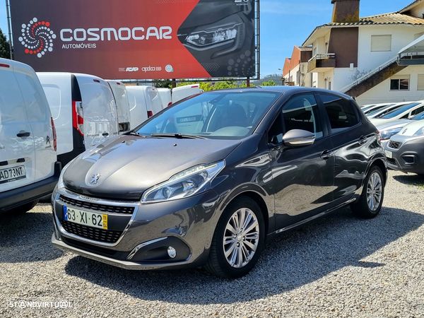 Peugeot 208 1.5 BlueHDi Signature - 1