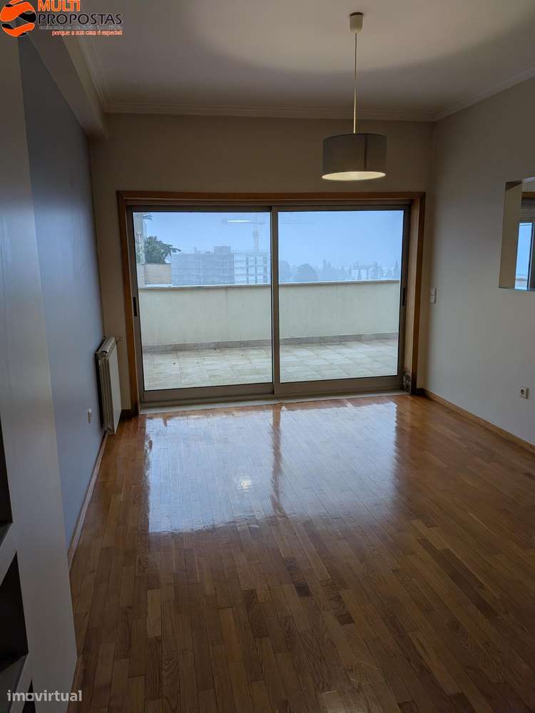 T2 C/ TERRAÇO - S. VICENTE (D.DIOGO)-13