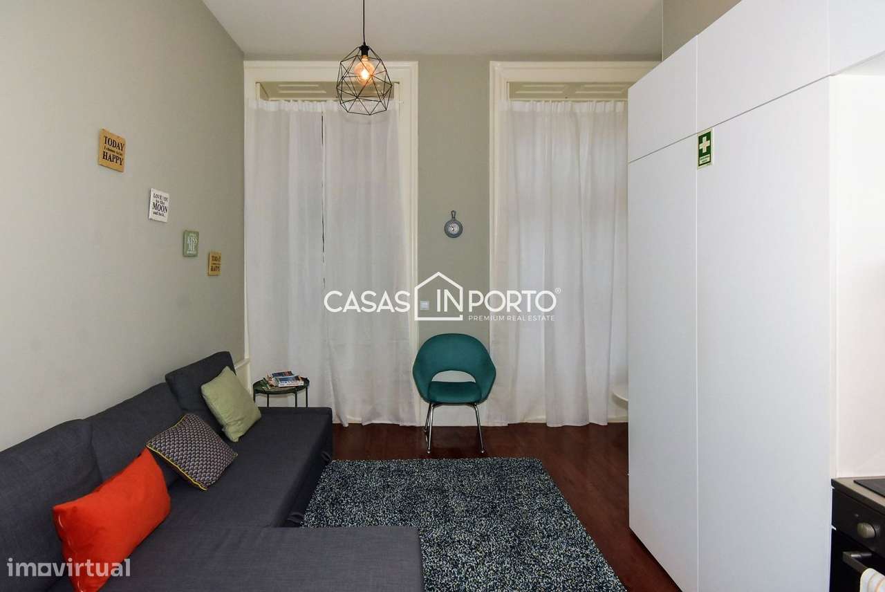 T1 Mobilado e Equipado – No Coração Histórico do Porto - Grande imagem: 5/17