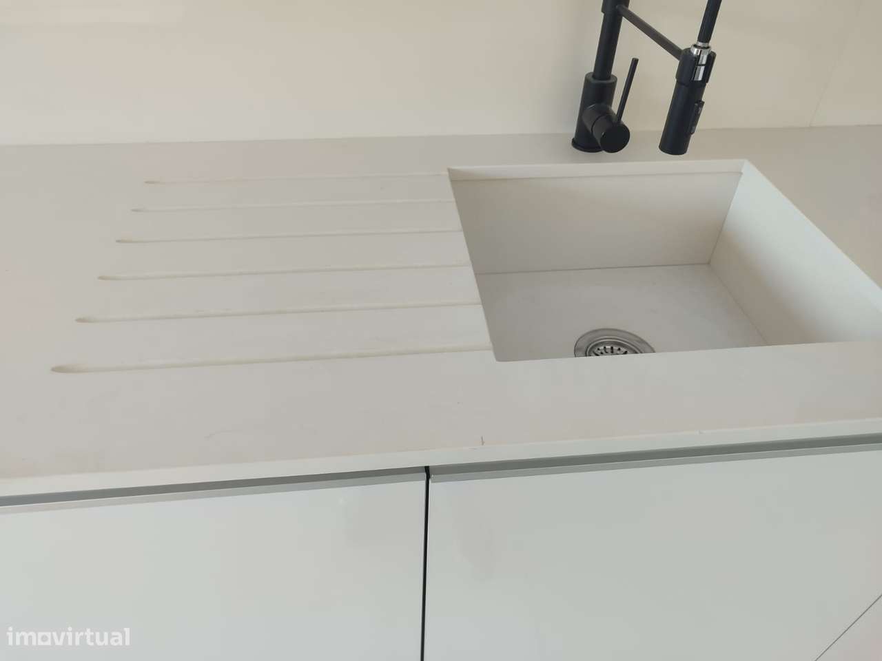 Excelente T3 c/ 2 suítes - Ramalde-4