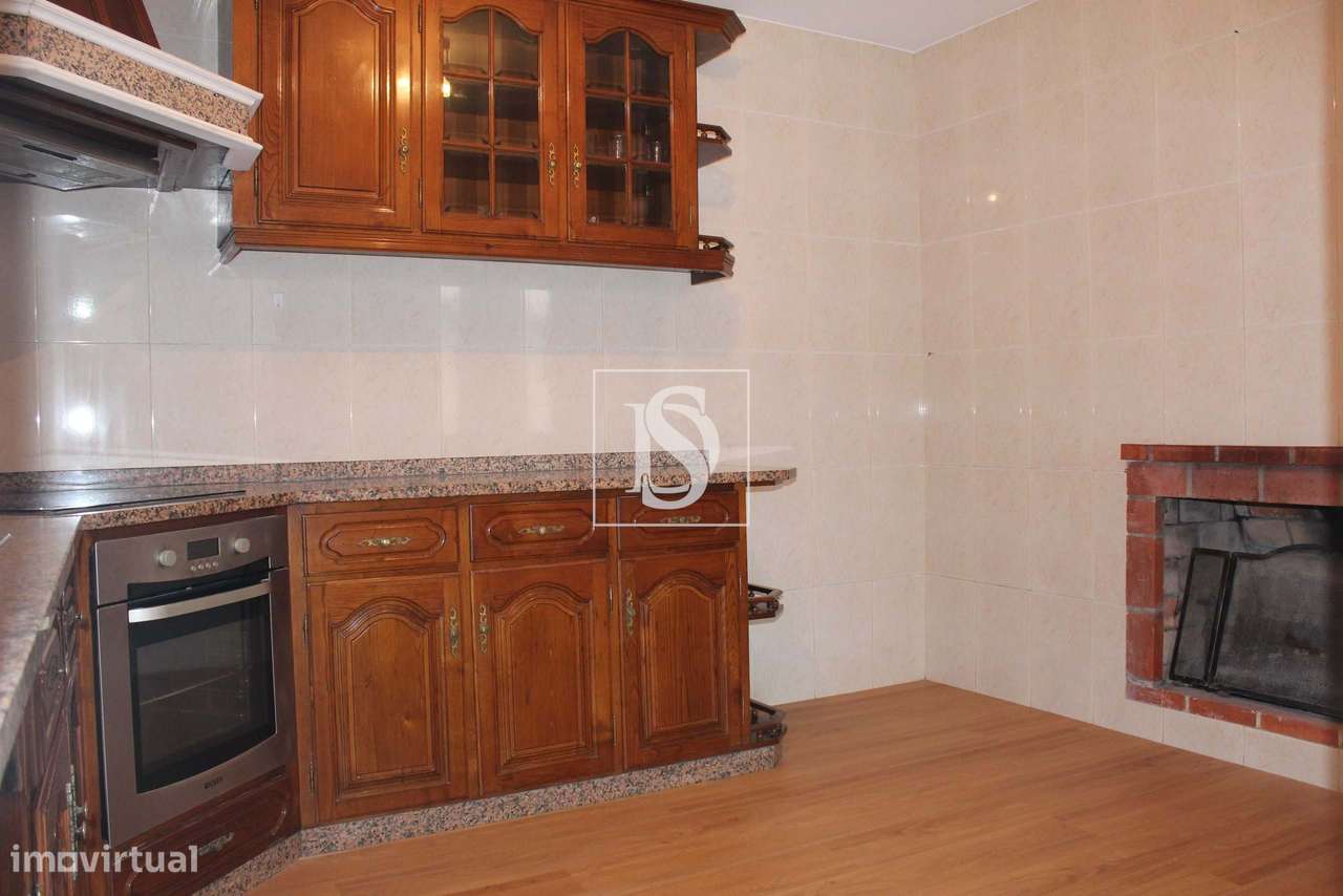 Moradia  T2+1 em Lustosa-11