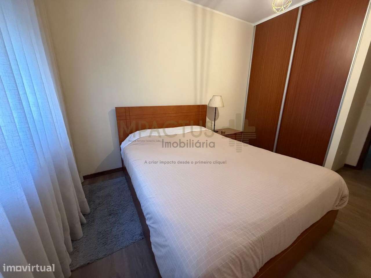 Apartamento T2 com garagem no centro-13