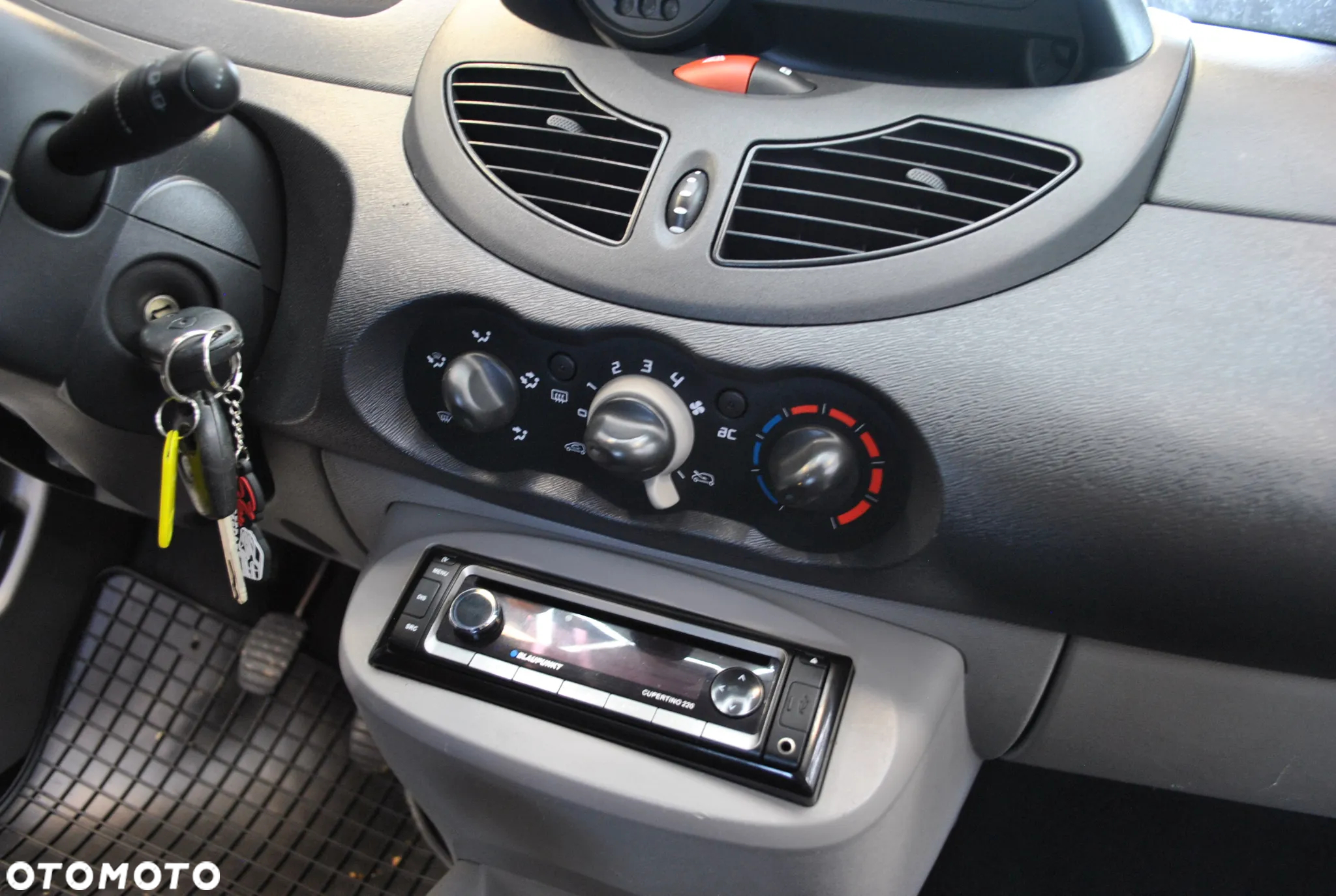Renault Twingo 1.2 8V Access - 21