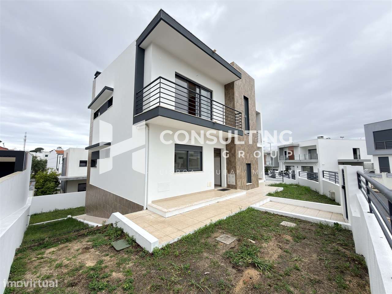 Moradia T5 Venda Em Laranjeiro E Feijo Almada