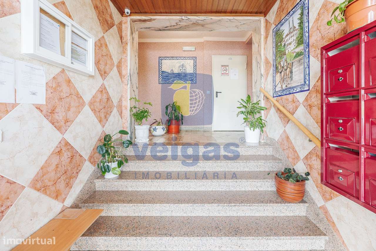Apartamento T2 como novo, equipado e mobilado em Fitares-41