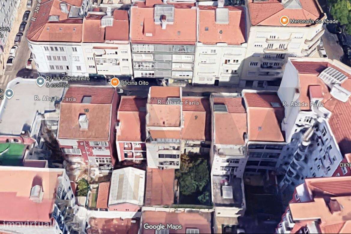 A sua Moradia de Sonho no Coração de Lisboa – Prédio com Jardim Privat-6