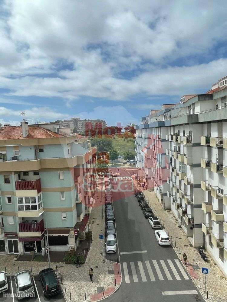 T4 com Vista de Mar em Linda-a-Velha-16